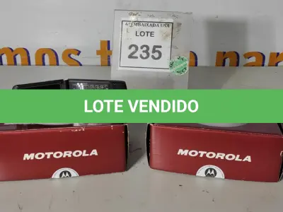 LOTE 235 - 02 MOTOROLA RAZR V3 BLACK. (NO ESTADO EM QUE SE ENCONTRA. SUJEITO A AVARIAS OCULTAS/VISÍVEIS.) DS4NGWKB88, DS4NGWKG5X