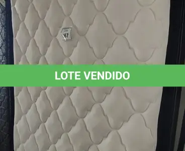 LOTE 167 - 01 COLCHÃO DE CASAL COM BASE . (NO ESTADO EM QUE SE ENCONTRA. SUJEITO A AVARIAS OCULTAS/VISÍVEIS.) AU1887B