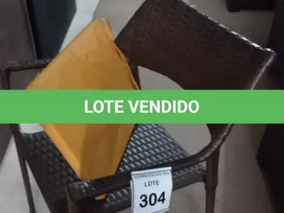 LOTE 304 - 01 CADEIRA DE JARDIM. (NO ESTADO EM QUE SE ENCONTRA. SUJEITO A AVARIAS OCULTAS/VISÍVEIS.) BH1588R