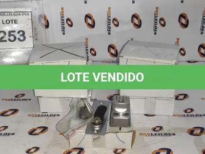 LOTE 253 - 07 CAIXAS COM FECHADURAS. (NO ESTADO EM QUE SE ENCONTRA. SUJEITO A AVARIAS OCULTAS/VISÍVEIS.)