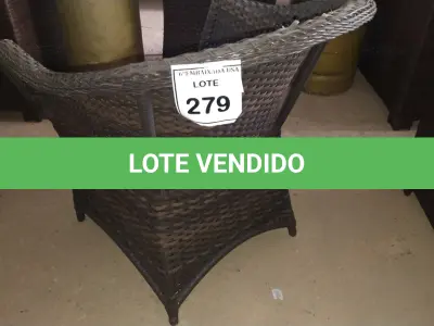 LOTE 279 - 01 CADEIRA DE JARDIM. (NO ESTADO EM QUE SE ENCONTRA. SUJEITO A AVARIAS OCULTAS/VISÍVEIS.) BF8489E
