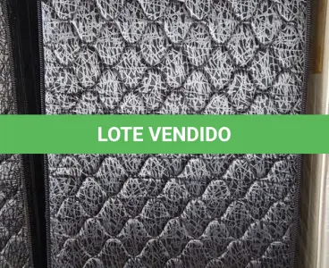 LOTE 172 - 01 COLCHÃO SOLTEIRO COM BASE 1,88CM X  0,88CM. (NO ESTADO EM QUE SE ENCONTRA. SUJEITO A AVARIAS OCULTAS/VISÍVEIS.) AU2194S