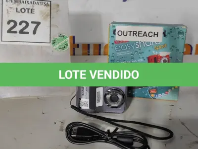 LOTE 227 - 01 CÂMERA KODAK EASY SHARE SPORT 12MEGAPIXEL  2.4" 6.1 CM LCD. (NO ESTADO EM QUE SE ENCONTRA. SUJEITO A AVARIAS OCULTAS/VISÍVEIS.) AV9712P