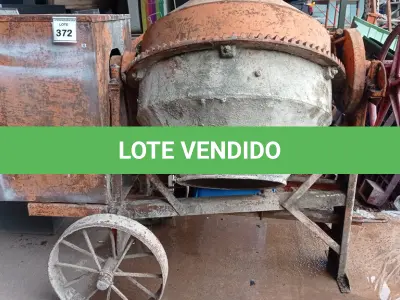LOTE 372 - 01 BETONEIRA COM MOTOR TRIFÁSICO (NO ESTADO EM QUE SE ENCONTRA. SUJEITO A AVARIAS OCULTAS/VISÍVEIS.).BF8485Y
