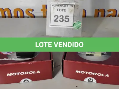 LOTE 235 - 02 MOTOROLA RAZR V3 BLACK. (NO ESTADO EM QUE SE ENCONTRA. SUJEITO A AVARIAS OCULTAS/VISÍVEIS.) DS4NGWKB88, DS4NGWKG5X