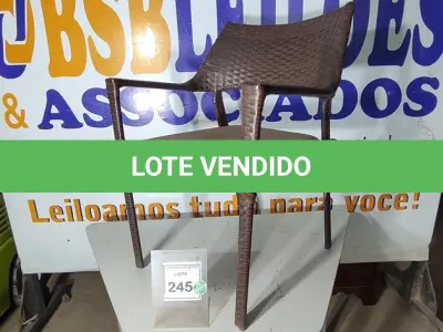 LOTE 245 - 01 CADEIRA DE JARDIM. (NO ESTADO EM QUE SE ENCONTRA. SUJEITO A AVARIAS OCULTAS/VISÍVEIS.) BH1588L