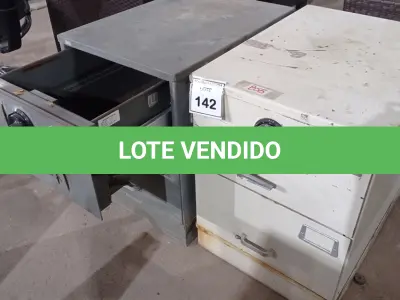 LOTE 142 - 02 COFRES. (NO ESTADO EM QUE SE ENCONTRA. SUJEITO A AVARIAS OCULTAS/VISÍVEIS.) 
