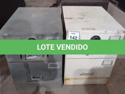 LOTE 142 - 02 COFRES. (NO ESTADO EM QUE SE ENCONTRA. SUJEITO A AVARIAS OCULTAS/VISÍVEIS.) 
