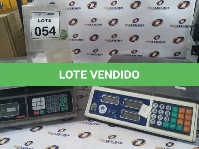 LOTE 054 - 02 BALANÇAS. (NO ESTADO) ATENÇÃO! FAZER A VISITAÇÃO ANTES DE ARREMATAR, NÃO SABEMOS SE FUNCIONA, LEILÃO NÃO TEM GARANTIA E NEM DEVOLUÇÃO, SUJEITO A POSSÍVEIS AVARIAS VISÍVEIS/OCULTAS E/OU AUSÊNCIA DE COMPONENTES.