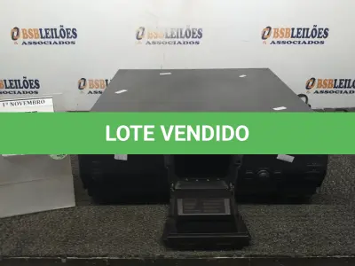 LOTE 045 - 01 REPRODUTOR DE DISCOS COMPACTOS MÚLTIPLOS KENWOOD. (NO ESTADO) ATENÇÃO! FAZER A VISITAÇÃO ANTES DE ARREMATAR, NÃO SABEMOS SE FUNCIONA, LEILÃO NÃO TEM GARANTIA E NEM DEVOLUÇÃO, SUJEITO A POSSÍVEIS AVARIAS VISÍVEIS/OCULTAS E/OU AUSÊNCIA DE COMPONENTES.