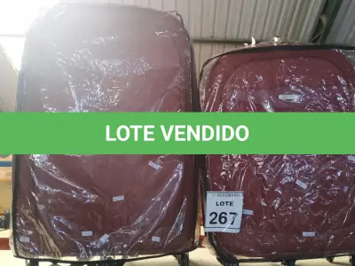 LOTE 267 - 02 MALAS DE VIAGEMCOM RODAS E ALÇA RETRÁTIL MARCA LUXEL. (NO ESTADO) ATENÇÃO! FAZER A VISITAÇÃO ANTES DE ARREMATAR, NÃO SABEMOS SE FUNCIONA, LEILÃO NÃO TEM GARANTIA E NEM DEVOLUÇÃO, SUJEITO A POSSÍVEIS AVARIAS VISÍVEIS/OCULTAS E/OU AUSÊNCIA DE COMPONENTES.