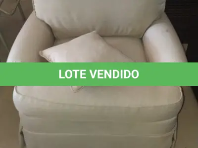 LOTE 271 - 01 POLTRONA. (NO ESTADO EM QUE SE ENCONTRA. SUJEITO A AVARIAS OCULTAS/VISÍVEIS.) BF8523A