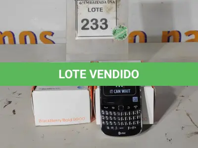 LOTE 233 - 02 BLACKBERRY BOLD 9900. (NO ESTADO EM QUE SE ENCONTRA. SUJEITO A AVARIAS OCULTAS/VISÍVEIS.) CS831144, CS831152