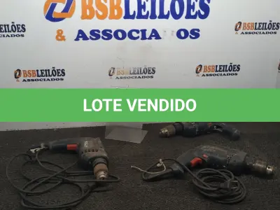 LOTE 030 - 03 FURADEIRAS BOSCH. (NO ESTADO) ATENÇÃO! FAZER A VISITAÇÃO ANTES DE ARREMATAR, NÃO SABEMOS SE FUNCIONA, LEILÃO NÃO TEM GARANTIA E NEM DEVOLUÇÃO, SUJEITO A POSSÍVEIS AVARIAS VISÍVEIS/OCULTAS E/OU AUSÊNCIA DE COMPONENTES.