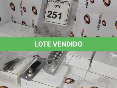 LOTE 251 - 09 CAIXAS COM FECHADURAS. (NO ESTADO EM QUE SE ENCONTRA. SUJEITO A AVARIAS OCULTAS/VISÍVEIS.)