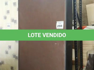 LOTE 259 - 02 BASES DE CAMA DE CASAL COURINO PRETO E MARROM 1,98CM X 1,58CM. (NO ESTADO EM QUE SE ENCONTRA. SUJEITO A AVARIAS OCULTAS/VISÍVEIS.)