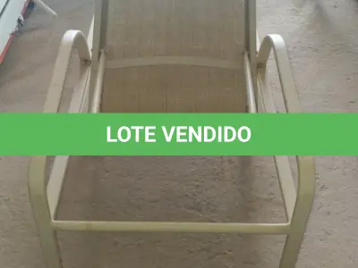 LOTE 273 - 01 ESPREGUIÇADEIRA. (NO ESTADO EM QUE SE ENCONTRA. SUJEITO A AVARIAS OCULTAS/VISÍVEIS.) BF8580W