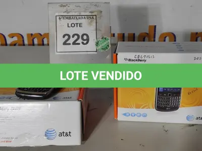 LOTE 229 - 02 BLACKBERRY BOLD 9700. (NO ESTADO EM QUE SE ENCONTRA. SUJEITO A AVARIAS OCULTAS/VISÍVEIS.) CS433999, CS671512