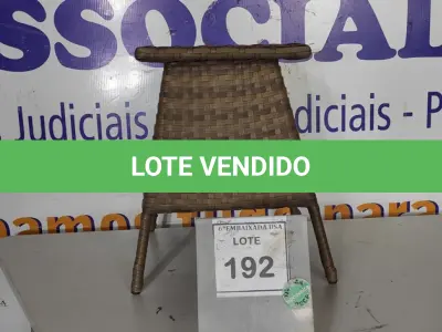 LOTE 192 - 01 MESA DE CANTO. (NO ESTADO EM QUE SE ENCONTRA. SUJEITO A AVARIAS OCULTAS/VISÍVEIS.) BH1523N