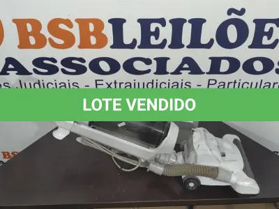 LOTE 031 - 01 ASPIRADOR MARCA PHILCO. (NO ESTADO) ATENÇÃO! FAZER A VISITAÇÃO ANTES DE ARREMATAR, NÃO SABEMOS SE FUNCIONA, LEILÃO NÃO TEM GARANTIA E NEM DEVOLUÇÃO, SUJEITO A POSSÍVEIS AVARIAS VISÍVEIS/OCULTAS E/OU AUSÊNCIA DE COMPONENTES.
