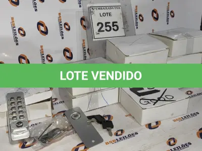 LOTE 255 - 10 CAIXAS COM FECHADURAS. (NO ESTADO EM QUE SE ENCONTRA. SUJEITO A AVARIAS OCULTAS/VISÍVEIS.)