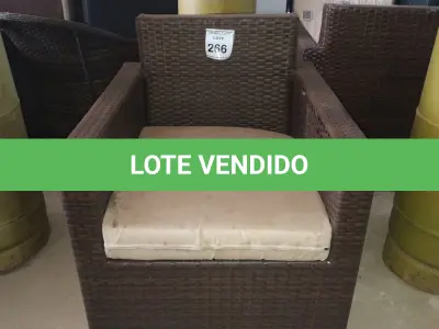LOTE 266 - 01 POLTRONA DE JARDIM. (NO ESTADO EM QUE SE ENCONTRA. SUJEITO A AVARIAS OCULTAS/VISÍVEIS.) BH1587A