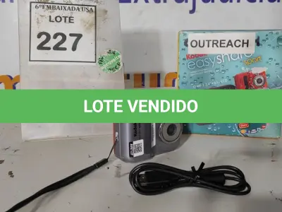 LOTE 227 - 01 CÂMERA KODAK EASY SHARE SPORT 12MEGAPIXEL  2.4" 6.1 CM LCD. (NO ESTADO EM QUE SE ENCONTRA. SUJEITO A AVARIAS OCULTAS/VISÍVEIS.) AV9712P