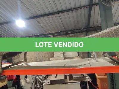 LOTE 254 - 01 ESPREGUIÇADEIRA. (NO ESTADO EM QUE SE ENCONTRA. SUJEITO A AVARIAS OCULTAS/VISÍVEIS.) BJ7401E