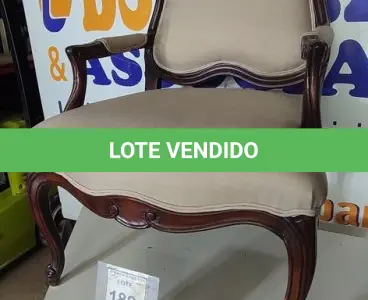 LOTE 182 - 01 POLTRONA. (NO ESTADO EM QUE SE ENCONTRA. SUJEITO A AVARIAS OCULTAS/VISÍVEIS.) BF8624S