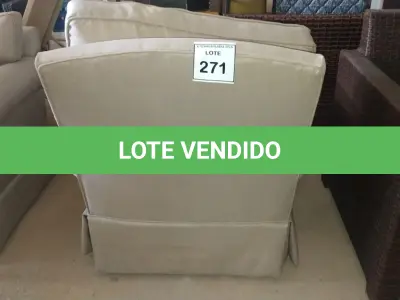 LOTE 271 - 01 POLTRONA. (NO ESTADO EM QUE SE ENCONTRA. SUJEITO A AVARIAS OCULTAS/VISÍVEIS.) BF8523A