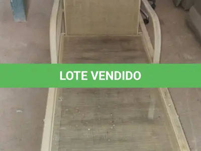 LOTE 275 - 01 ESPREGUIÇADEIRA. (NO ESTADO EM QUE SE ENCONTRA. SUJEITO A AVARIAS OCULTAS/VISÍVEIS.) BF8580X