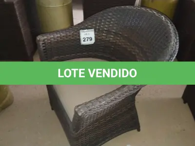 LOTE 279 - 01 CADEIRA DE JARDIM. (NO ESTADO EM QUE SE ENCONTRA. SUJEITO A AVARIAS OCULTAS/VISÍVEIS.) BF8489E