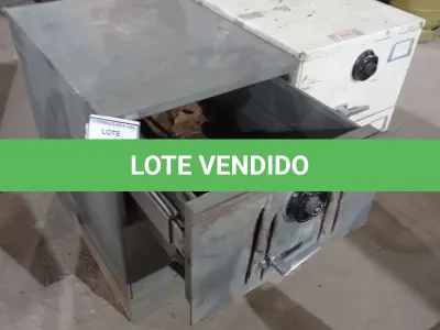 LOTE 142 - 02 COFRES. (NO ESTADO EM QUE SE ENCONTRA. SUJEITO A AVARIAS OCULTAS/VISÍVEIS.) 