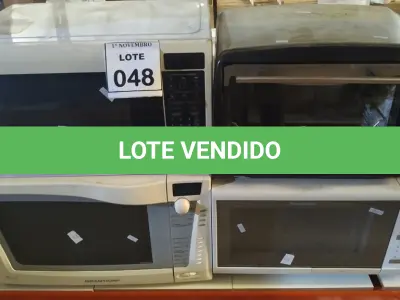 LOTE 048 - 01 FORNO ELÉTRICO E 03 MICRO-ONDAS DE MARCAS E MODELOS DIVERSOS. (NO ESTADO) ATENÇÃO! FAZER A VISITAÇÃO ANTES DE ARREMATAR, NÃO SABEMOS SE FUNCIONA, LEILÃO NÃO TEM GARANTIA E NEM DEVOLUÇÃO, SUJEITO A POSSÍVEIS AVARIAS VISÍVEIS/OCULTAS E/OU AUSÊNCIA DE COMPONENTES.