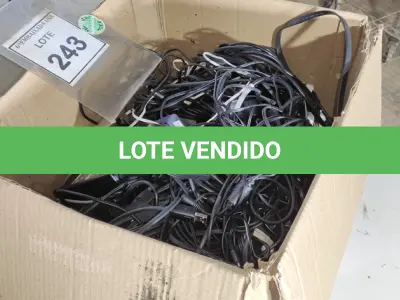 LOTE 243 - 01 LOTE COM CARREGADORES DIVERSOS. (NO ESTADO EM QUE SE ENCONTRA. SUJEITO A AVARIAS OCULTAS/VISÍVEIS.)