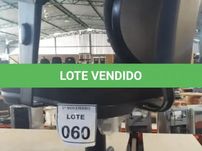 LOTE 060 - 01 CADEIRA GIRATÓRIA ENCOSTO ALTO MARCA CAVALETTI. (NO ESTADO) ATENÇÃO! FAZER A VISITAÇÃO ANTES DE ARREMATAR, NÃO SABEMOS SE FUNCIONA, LEILÃO NÃO TEM GARANTIA E NEM DEVOLUÇÃO, SUJEITO A POSSÍVEIS AVARIAS VISÍVEIS/OCULTAS E/OU AUSÊNCIA DE COMPONENTES.