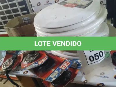 LOTE 050 - 01 LOTE COM VÁRIOS ASSENTOS DE VASO SANITÁRIO E CABOS ASPIRAL PARA TELEFONES. (NO ESTADO) ATENÇÃO! FAZER A VISITAÇÃO ANTES DE ARREMATAR, NÃO SABEMOS SE FUNCIONA, LEILÃO NÃO TEM GARANTIA E NEM DEVOLUÇÃO, SUJEITO A POSSÍVEIS AVARIAS VISÍVEIS/OCULTAS E/OU AUSÊNCIA DE COMPONENTES.