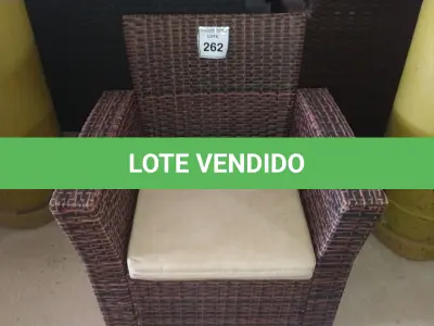 LOTE 262 - 01 POLTRONA DE JARDIM. (NO ESTADO EM QUE SE ENCONTRA. SUJEITO A AVARIAS OCULTAS/VISÍVEIS.) BH1670A