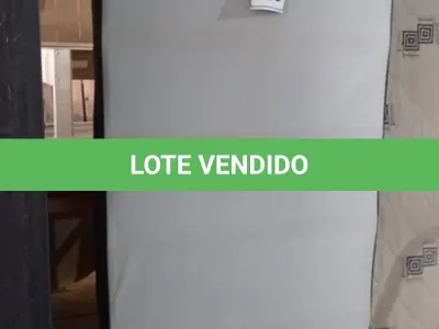 LOTE 295 - 01 BASE DE COLCHÃO SOLTEIRO. (NO ESTADO EM QUE SE ENCONTRA. SUJEITO A AVARIAS OCULTAS/VISÍVEIS.)