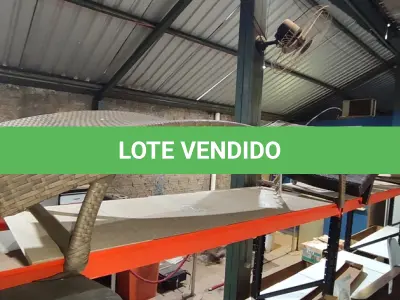 LOTE 254 - 01 ESPREGUIÇADEIRA. (NO ESTADO EM QUE SE ENCONTRA. SUJEITO A AVARIAS OCULTAS/VISÍVEIS.) BJ7401E