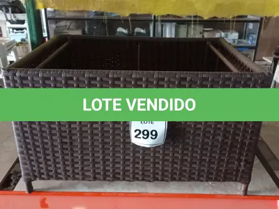 LOTE 299 - 01 MESA DE CENTRO DE JARDIM. (NO ESTADO EM QUE SE ENCONTRA. SUJEITO A AVARIAS OCULTAS/VISÍVEIS.) BH1646P