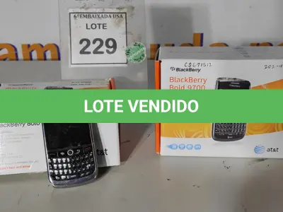 LOTE 229 - 02 BLACKBERRY BOLD 9700. (NO ESTADO EM QUE SE ENCONTRA. SUJEITO A AVARIAS OCULTAS/VISÍVEIS.) CS433999, CS671512