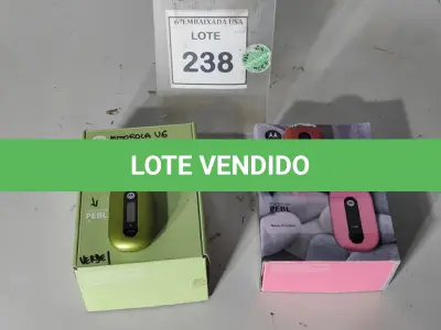 LOTE 238 - 01 MOTOROLA PEBL U6 PINK E 01 MOTOROLA PEBL UC GREEN. (NO ESTADO EM QUE SE ENCONTRA. SUJEITO A AVARIAS OCULTAS/VISÍVEIS.) 154, D97WGP27GF
