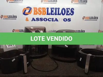 LOTE 007 - 01 AIR FRYER MARCAS FUN KITCHEN E MONDIAL. (NO ESTADO) ATENÇÃO! FAZER A VISITAÇÃO ANTES DE ARREMATAR, NÃO SABEMOS SE FUNCIONA, LEILÃO NÃO TEM GARANTIA E NEM DEVOLUÇÃO, SUJEITO A POSSÍVEIS AVARIAS VISÍVEIS/OCULTAS E/OU AUSÊNCIA DE COMPONENTES.