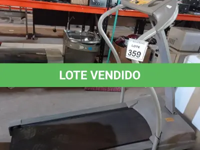LOTE 359 - 01 ESTEIRA ERGOMÉTRICA MARCA ATHLETIC. (NO ESTADO) ATENÇÃO! FAZER A VISITAÇÃO ANTES DE ARREMATAR, NÃO SABEMOS SE FUNCIONA, LEILÃO NÃO TEM GARANTIA E NEM DEVOLUÇÃO, SUJEITO A POSSÍVEIS AVARIAS VISÍVEIS/OCULTAS E/OU AUSÊNCIA DE COMPONENTES.
