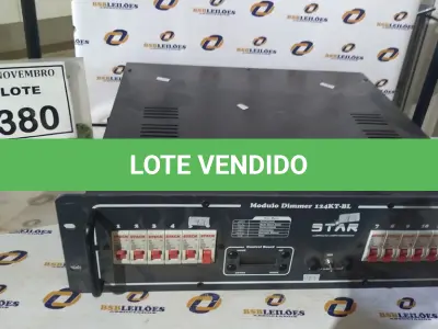 LOTE 380 - 01 EQUIPAMENTO DE CONTROLE DE ILUMINAÇÃO MÓDULO DIMMER MODELO 124KT-BL MARCA STER LIGHTING. (NO ESTADO) ATENÇÃO! FAZER A VISITAÇÃO ANTES DE ARREMATAR, NÃO SABEMOS SE FUNCIONA, LEILÃO NÃO TEM GARANTIA E NEM DEVOLUÇÃO, SUJEITO A POSSÍVEIS AVARIAS VISÍVEIS/OCULTAS E/OU AUSÊNCIA DE COMPONENTES.