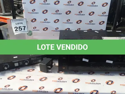 LOTE 257 - 01 RECEIVER MODELO VSX-D308 MARCA PIONEER E 01 DELAY DIGITAL MARCA CHORUS. (NO ESTADO) ATENÇÃO! FAZER A VISITAÇÃO ANTES DE ARREMATAR, NÃO SABEMOS SE FUNCIONA, LEILÃO NÃO TEM GARANTIA E NEM DEVOLUÇÃO, SUJEITO A POSSÍVEIS AVARIAS VISÍVEIS/OCULTAS E/OU AUSÊNCIA DE COMPONENTES.