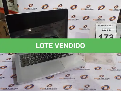 LOTE 173 - 01 MACBOOK MARCA APPLE. (NO ESTADO) ATENÇÃO! FAZER A VISITAÇÃO ANTES DE ARREMATAR, NÃO SABEMOS SE FUNCIONA, LEILÃO NÃO TEM GARANTIA E NEM DEVOLUÇÃO, SUJEITO A POSSÍVEIS AVARIAS VISÍVEIS/OCULTAS E/OU AUSÊNCIA DE COMPONENTES.