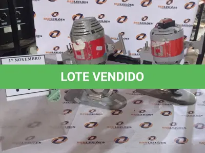 LOTE 111 - 02 MÁQUINAS DE CORTAR TECIDO. (NO ESTADO) ATENÇÃO! FAZER A VISITAÇÃO ANTES DE ARREMATAR, NÃO SABEMOS SE FUNCIONA, LEILÃO NÃO TEM GARANTIA E NEM DEVOLUÇÃO, SUJEITO A POSSÍVEIS AVARIAS VISÍVEIS/OCULTAS E/OU AUSÊNCIA DE COMPONENTES.
