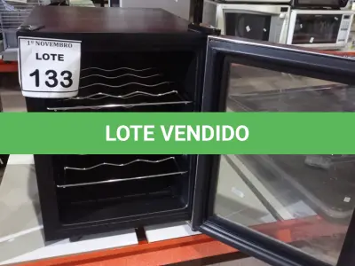 LOTE 133 - 01 ADEGA DE VINHO. (NO ESTADO) ATENÇÃO! FAZER A VISITAÇÃO ANTES DE ARREMATAR, NÃO SABEMOS SE FUNCIONA, LEILÃO NÃO TEM GARANTIA E NEM DEVOLUÇÃO, SUJEITO A POSSÍVEIS AVARIAS VISÍVEIS/OCULTAS E/OU AUSÊNCIA DE COMPONENTES.